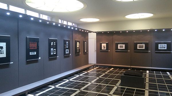 salão campus 8 com exposição de obras