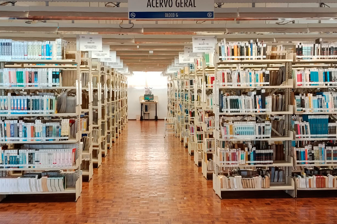 Espaço contendo acervo acadêmico relacionado ao ensino, pesquisa, extensão e inovação.