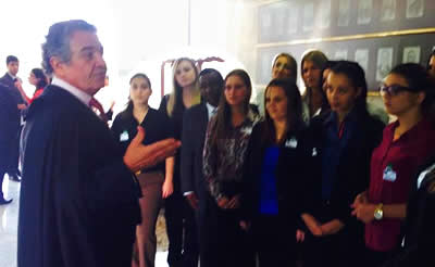 Ministro Marco Aurlio Mello conversa com os estudantes no Salo Branco do Supremo Tribunal Federal.