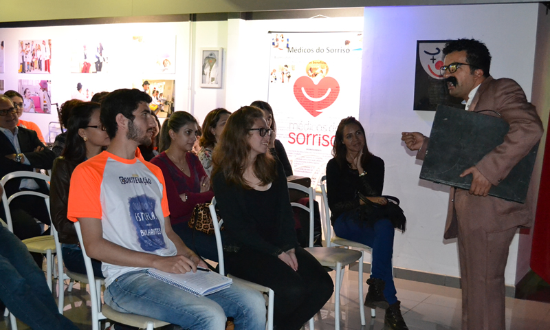 UCS Desafiando Estrelas: equipes finalistas realizam tarefa final em Shopping.